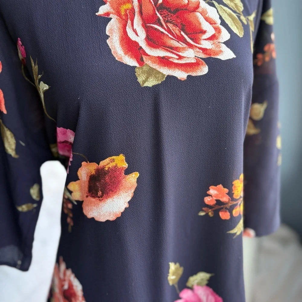 West Kei Navy Floral Tie-Front or Back Short Sleeved Blouse - Picture 13 of 16